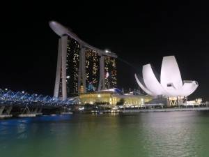 Singapur nocą