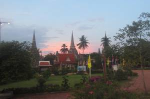 Wat Phra Si Sanphet o zachodzie słońca