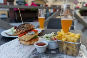 Restauracja Syrenka w Ustce - burger rybny